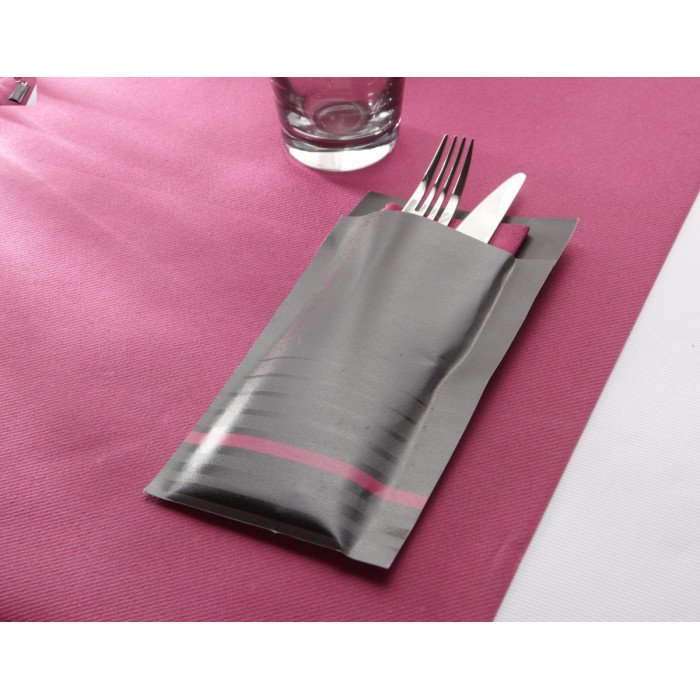 CUTLERY POUCH ISI RASPBERRY WITH MATCHING NAPKIN PACK OF 50